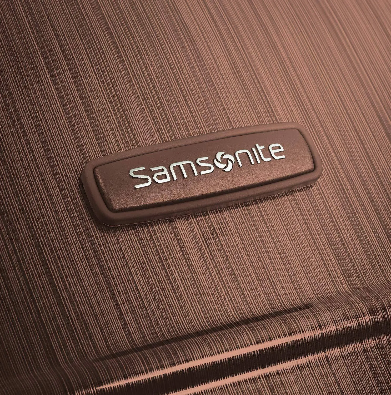 Samsonite Winfield 2 24" 4-Wheel Medium Luggage