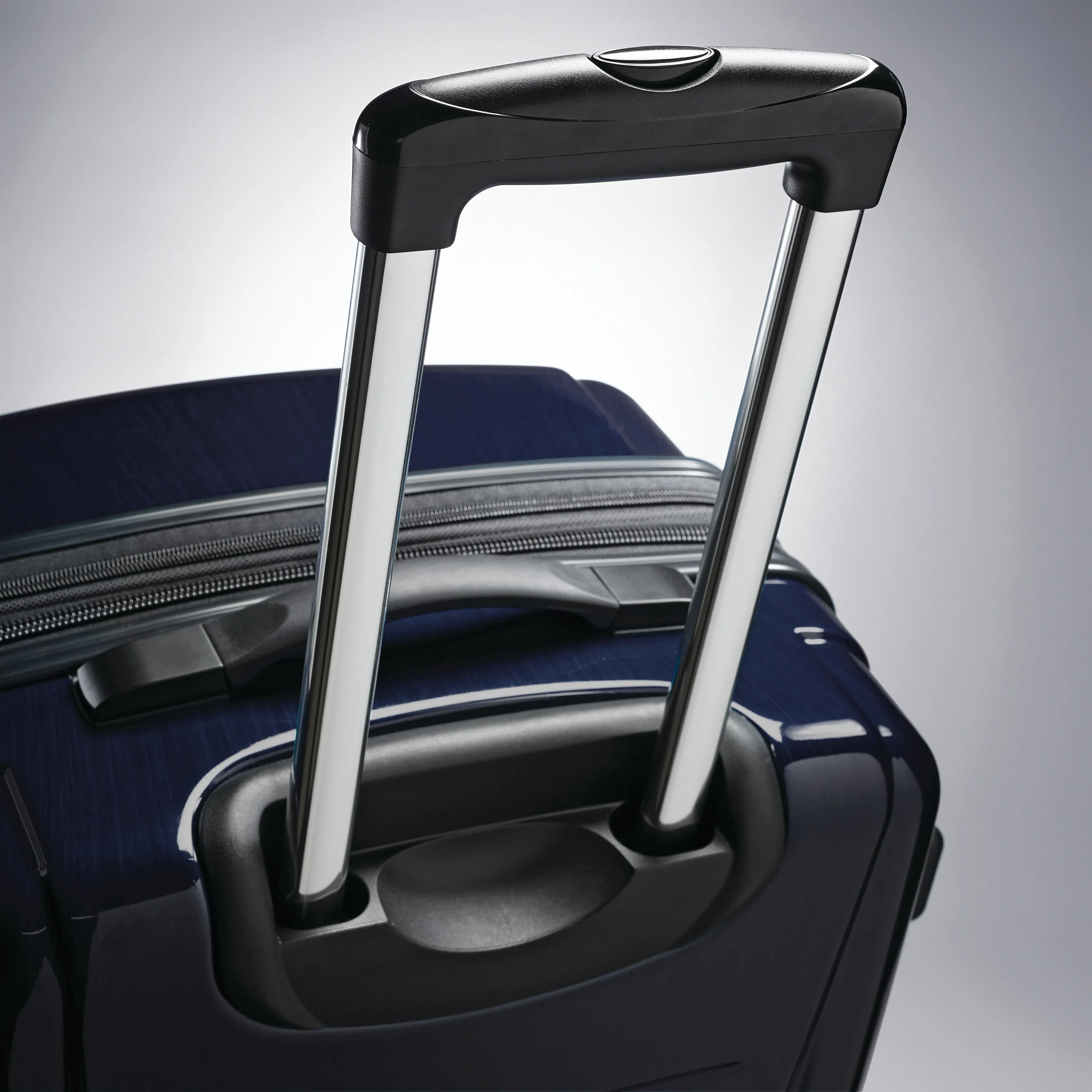 Samsonite Winfield 2 3 Piece Set (20"/24"/28") 4-Wheel Luggage Sets