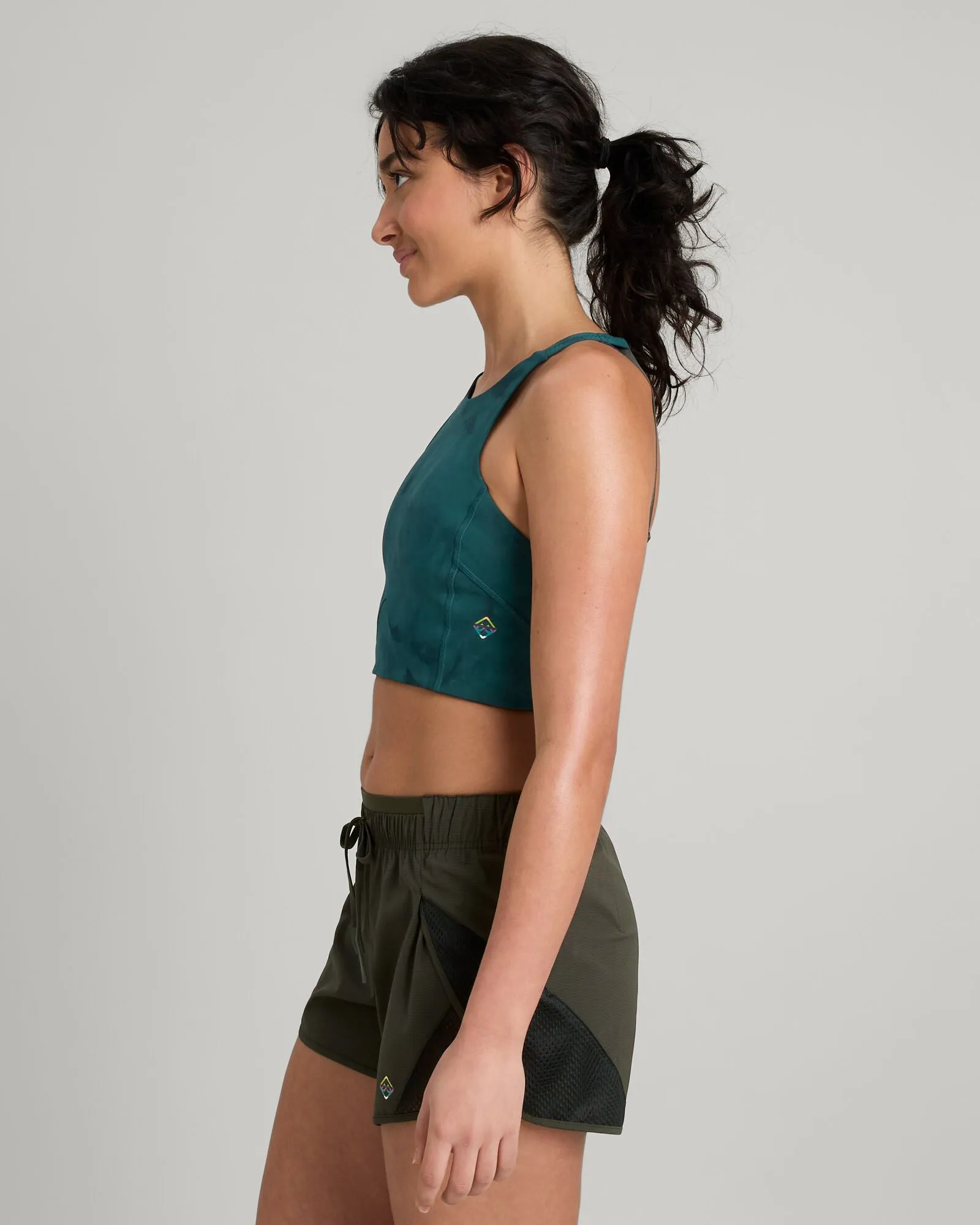 WELL.DER.NESS Move Women's Crop Top - Deep Lagoon Sunburst Print