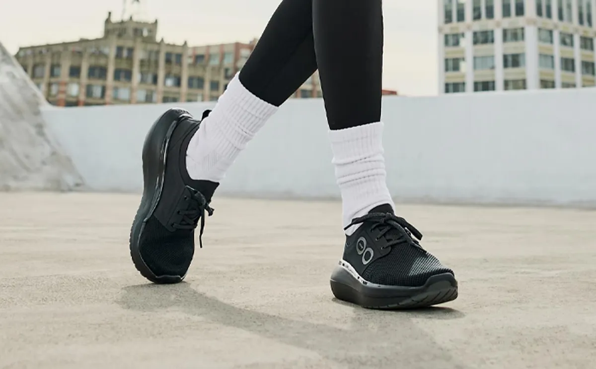 Women's OOmy Stride - Black