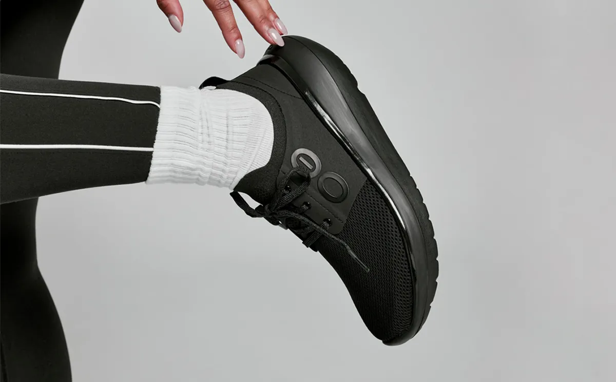 Women's OOmy Stride - Black