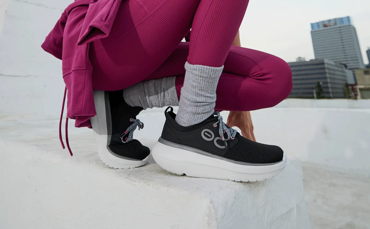Women's OOmy Stride - White Black