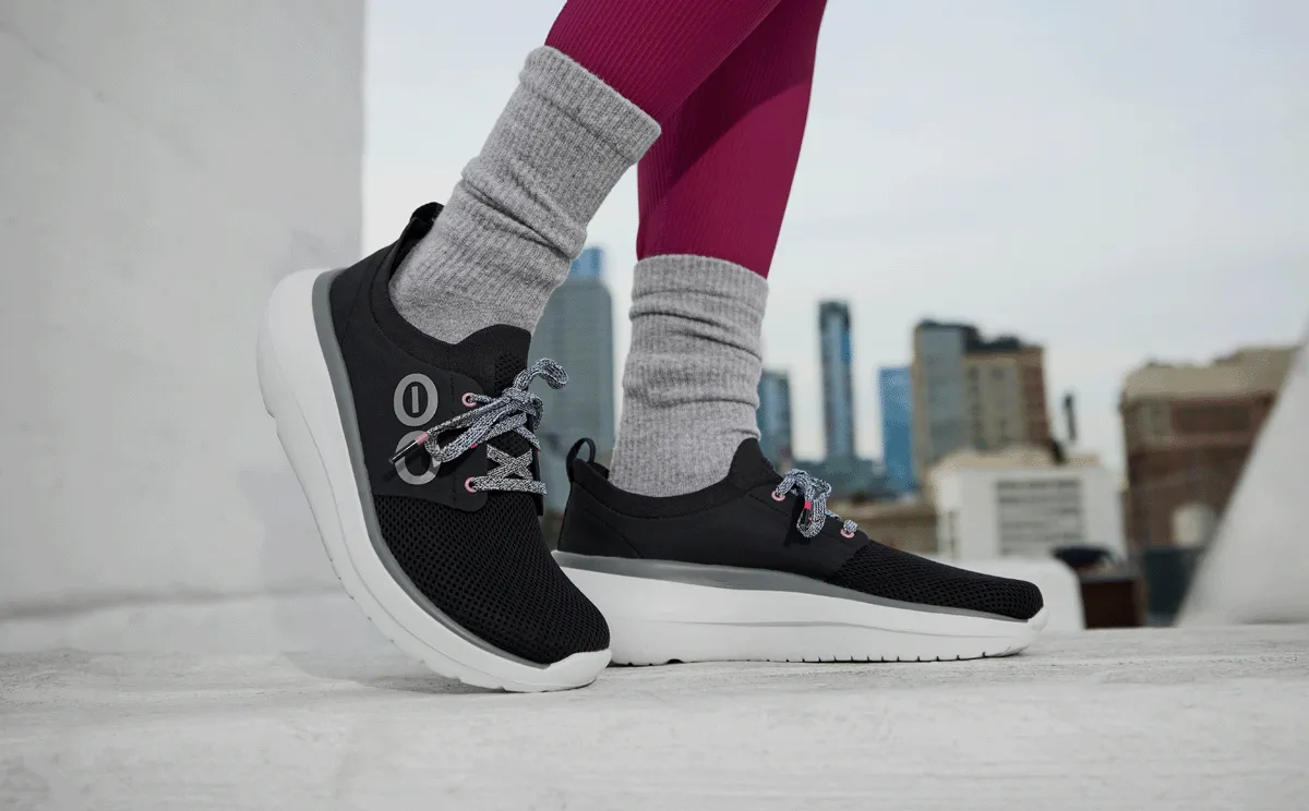 Women's OOmy Stride - White Black